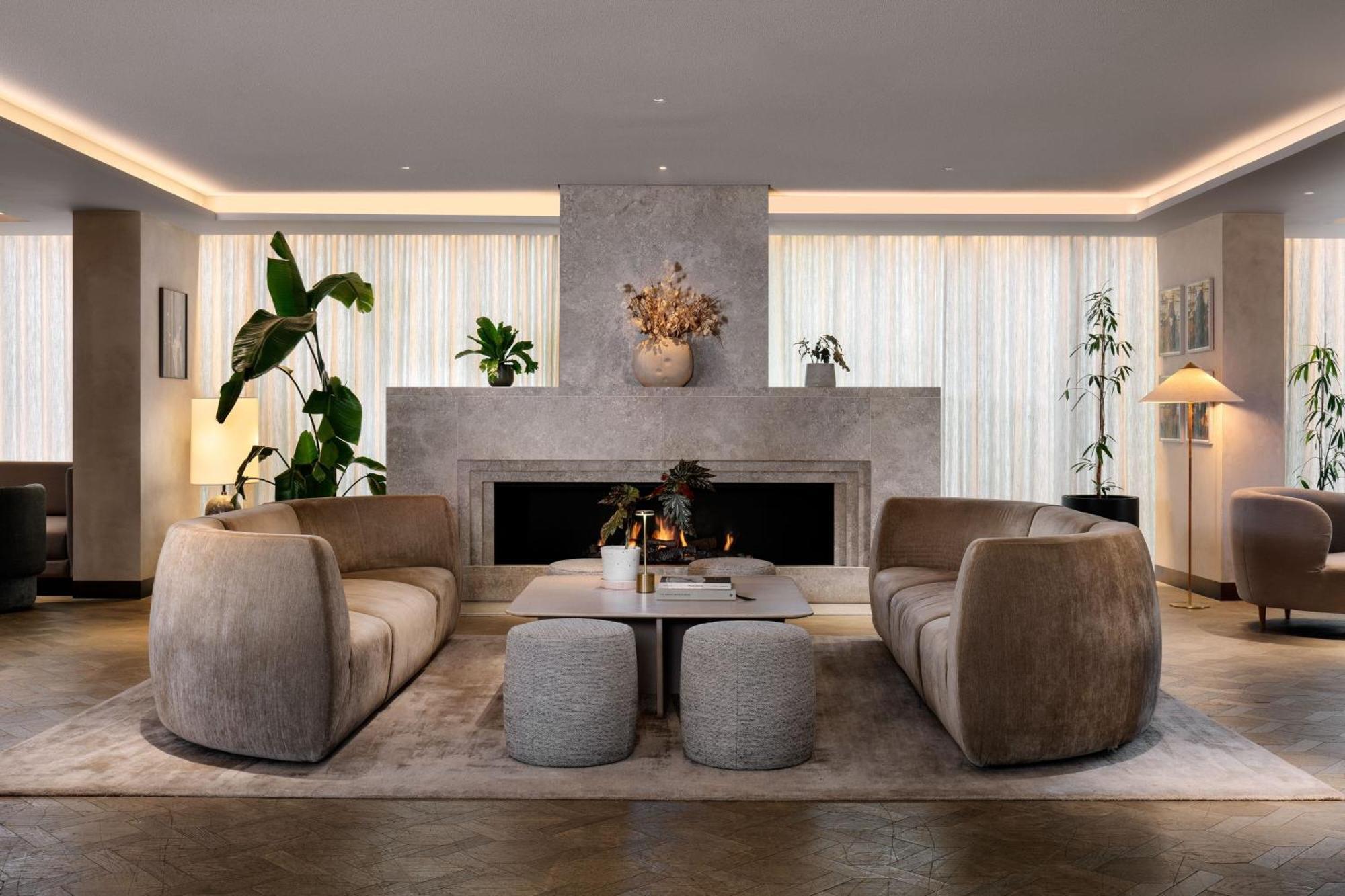 ホテル The Stratford, Autograph Collection ロンドン エクステリア 写真 The Living Room at The London Curtain Club