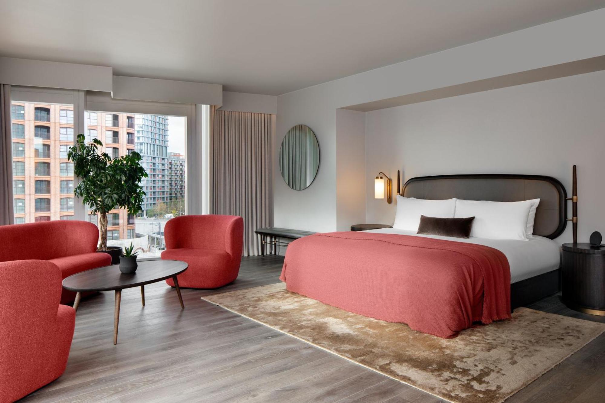 ホテル The Stratford, Autograph Collection ロンドン エクステリア 写真 A bedroom at the hotel